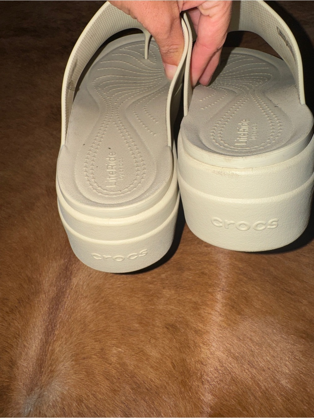 LiteRide by Crocs Cream Slip-On Thong Sandals platform - Picture 3 of 4